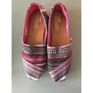 Brand New In Box Tom’s Fuchsia Jersey Slip Ons